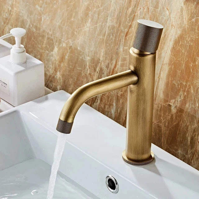 Bathroom Faucet Antique Bronze Single-Handle Ceramic Valve