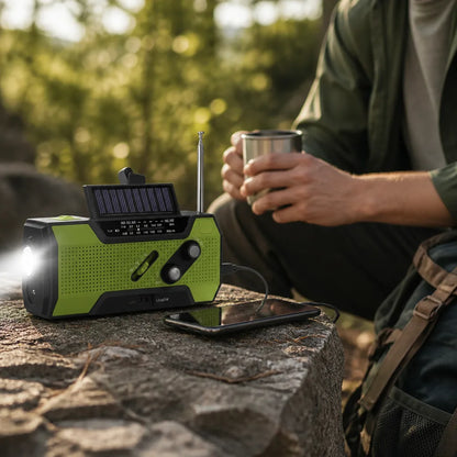 Hand Crank Solar AM/FM Flashlight SOS Emergency Radio (4000mAh Battery)