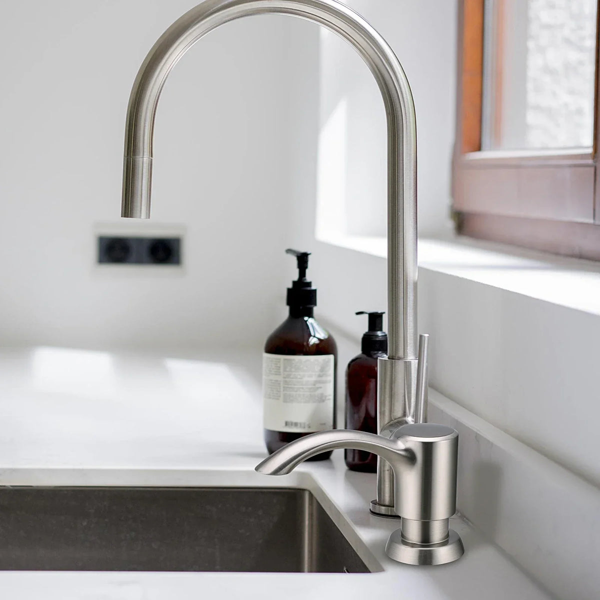 Soap Dispenser Built-In 360° Swivel Spout 12 Oz Bottle